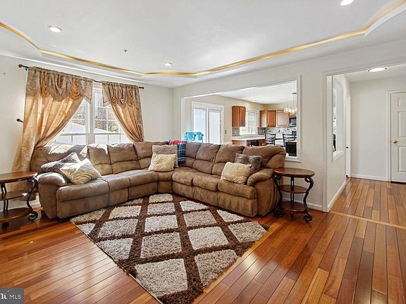 5th image of 3204 Awn Ct