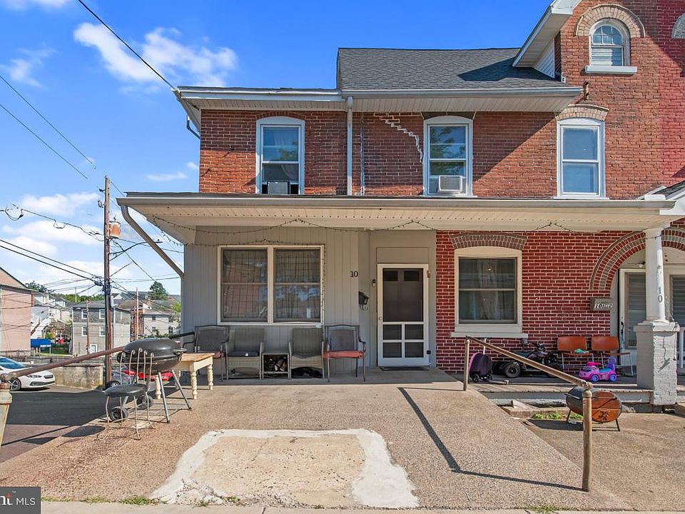 2nd image of 10 Hillside Ave