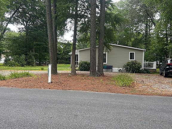 3rd image of 37240 Carolina Dr