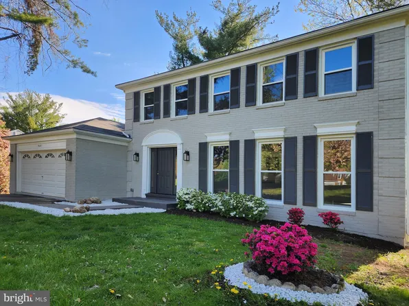 923 Riva Ridge Dr, Great Falls, VA 22066