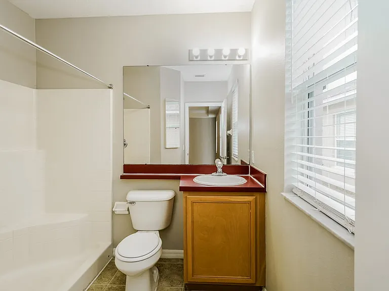 1405 Marsh Wood Dr — Photo 16