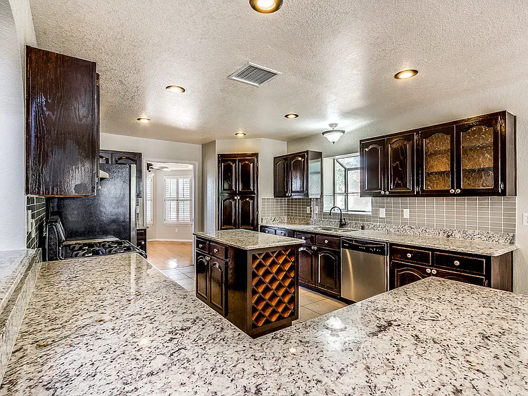 6104 La Posta Dr — Photo 10