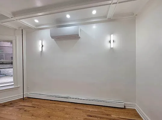 Rented by Space Real Estate | media 6