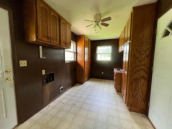 5th image of 535 E Jefferson Street
