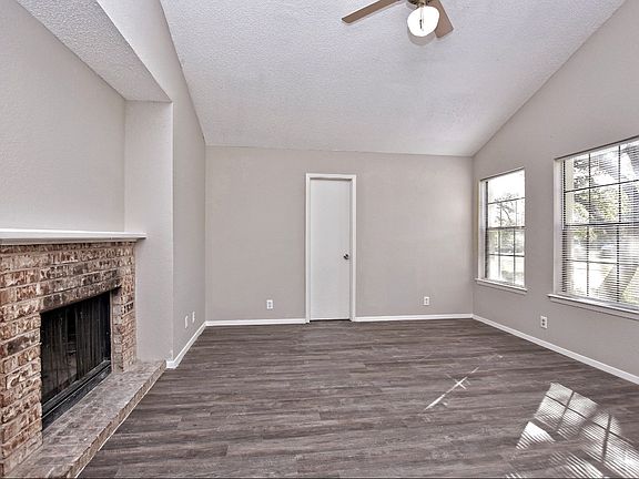 5th image of 509 Algerita Dr #B