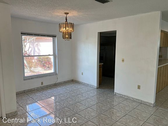4th image of 1629 Oak View Dr