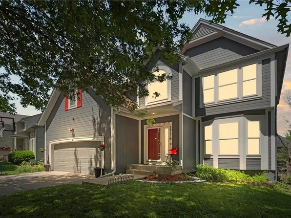 22116 W 51st St, Shawnee, KS 66226