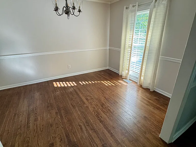 7562 Firethorn Dr — Photo 8