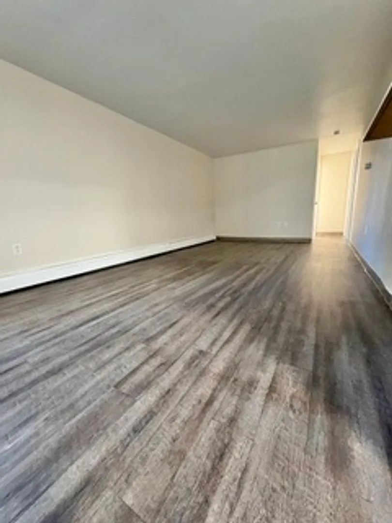 1225 Yosemite St — Photo 2