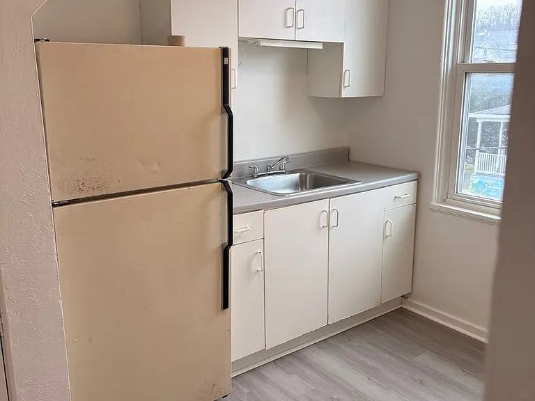 215 Woodkirk St — Photo 9