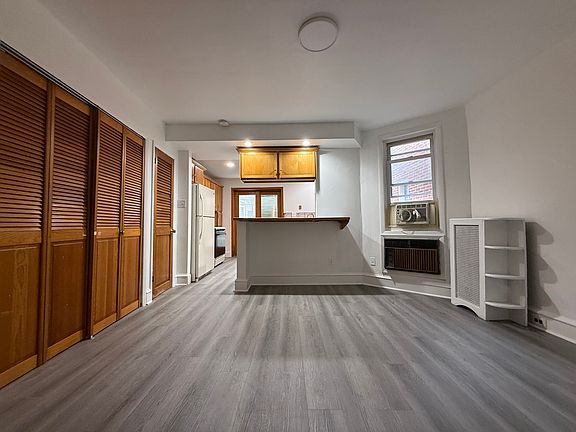 4th image of 33XX Englewood St