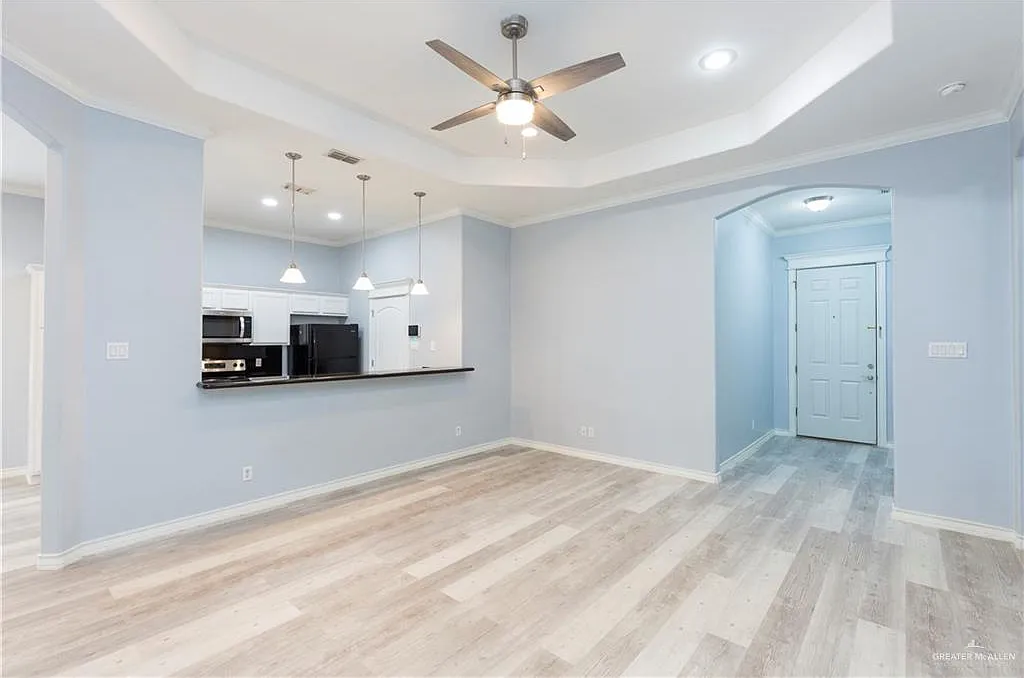 3 bed, 2.0 bath, 1566 sqft, $1,800 — Photo 2