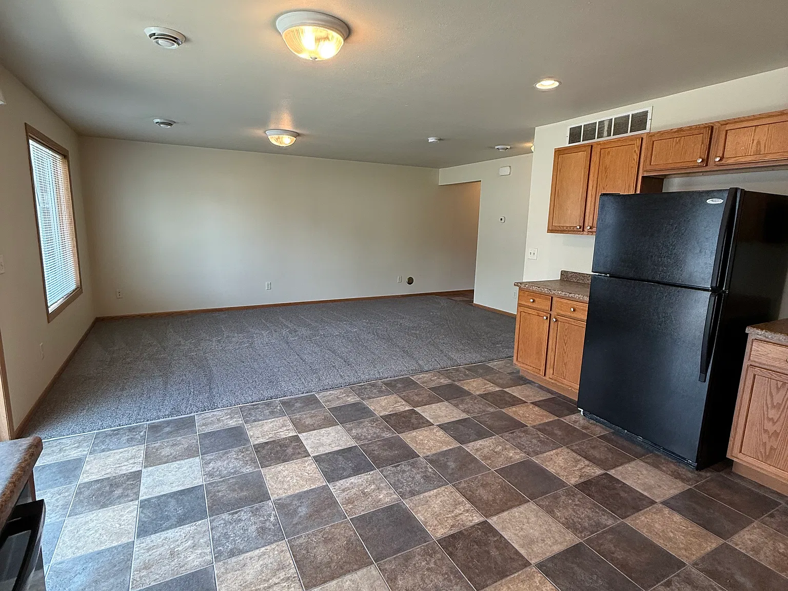 647 Agency Rd — Photo 2