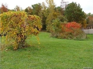 3175 Apple Ct, Niagara Falls, NY 14304