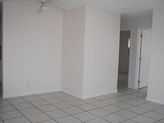 Dining area/living room