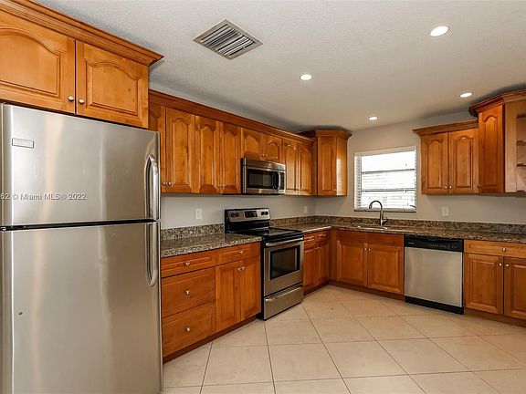 5th image of 2200 N 55th Ave #1