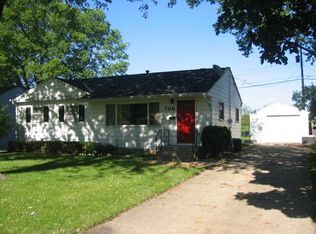 706 Sherwood Ave, Ottawa, IL 61350
