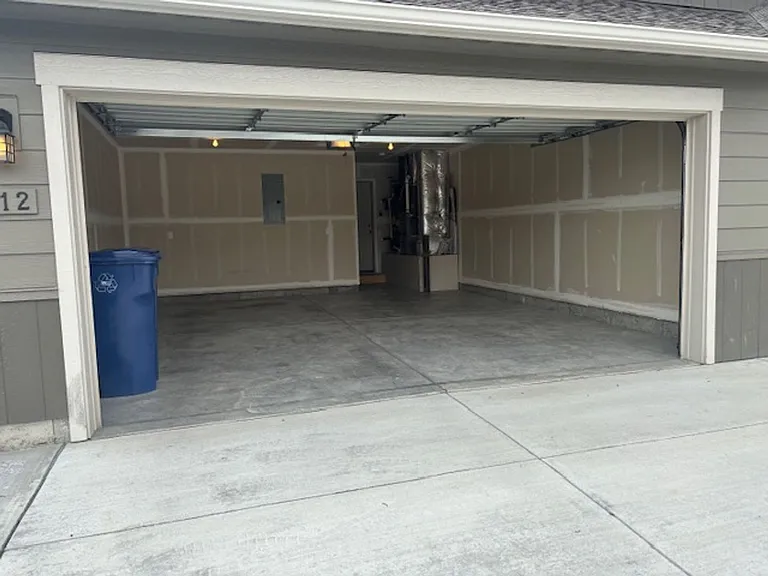 510-512 S Moen St — Photo 8