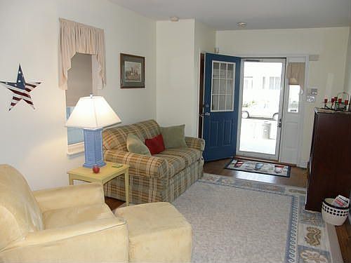 2nd image of 839A & B 1st St