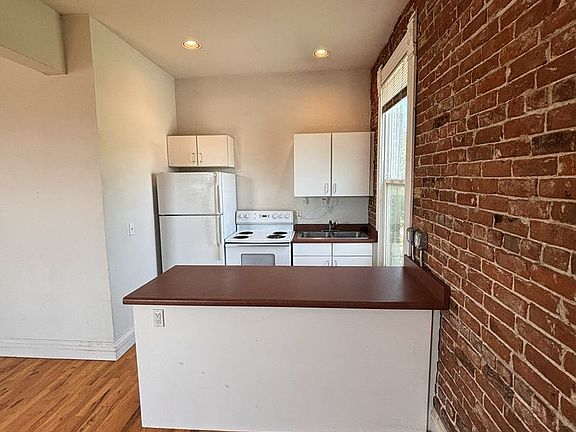 5th image of 101-107 W Bridge St APT 1