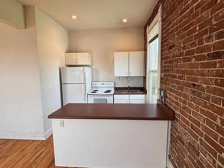101-107 W Bridge St #1 — Photo 5