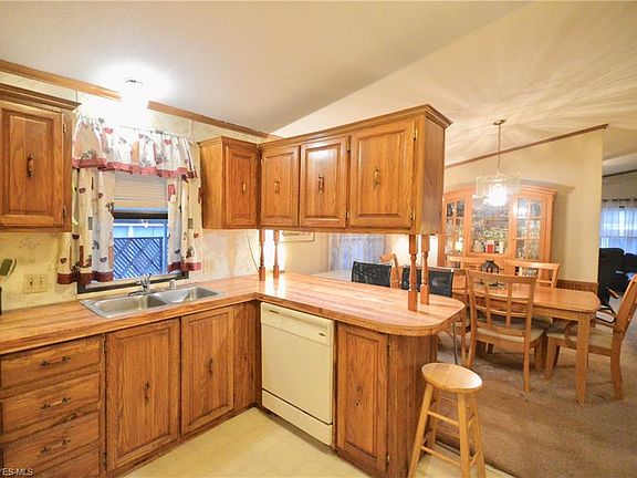 5th image of 8 Periwinkle Dr #8