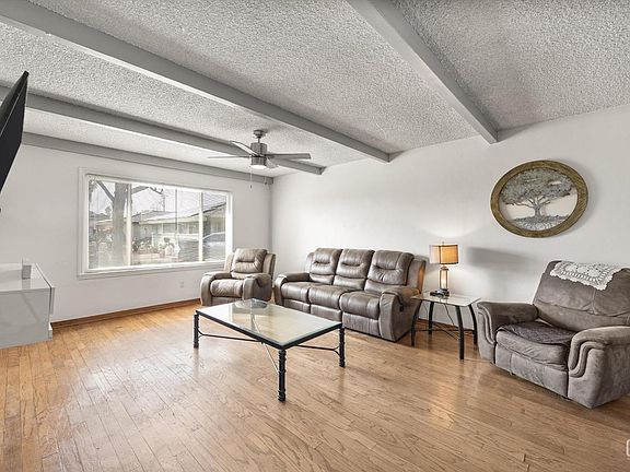2nd image of 406 Brynhurst Way