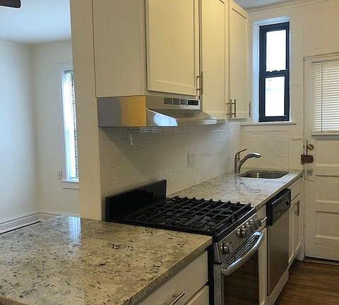 5th image of 1406 Elmwood Ave