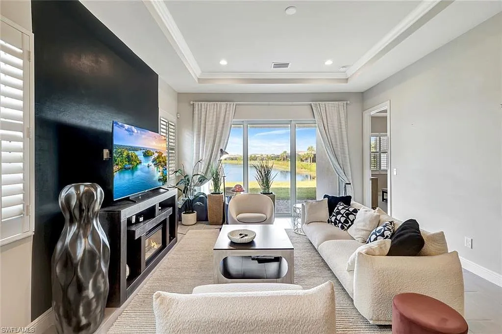 2 bed, 4.0 bath, 1573 sqft, $3,800 — Photo 3