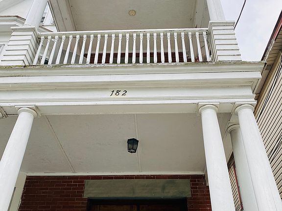 2nd image of 182 Morton Ave #3