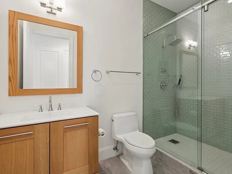 11 River St — Photo 17