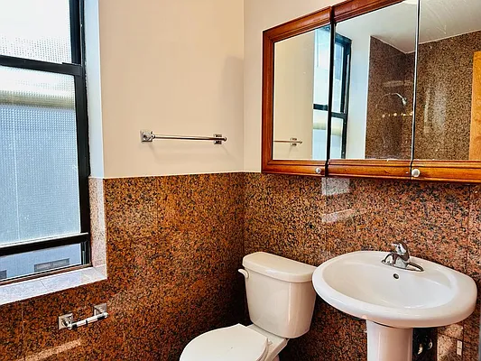 Rented by Bond New York | media 19