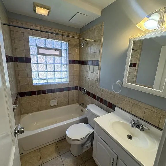 2539 Leslie Ave — Photo 7