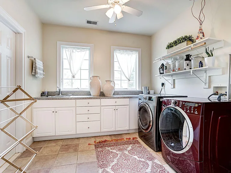 8105 Maya Ct — Photo 36