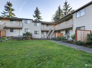 325 NE Kettle St APT 203, Oak Harbor, WA 98277