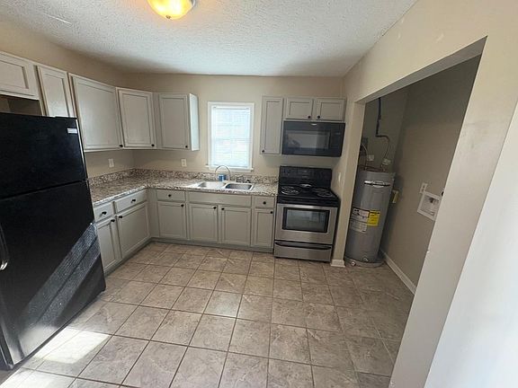 3rd image of 128 Shubert St #A