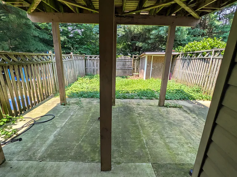 8121 Crabapple Ln — Photo 12