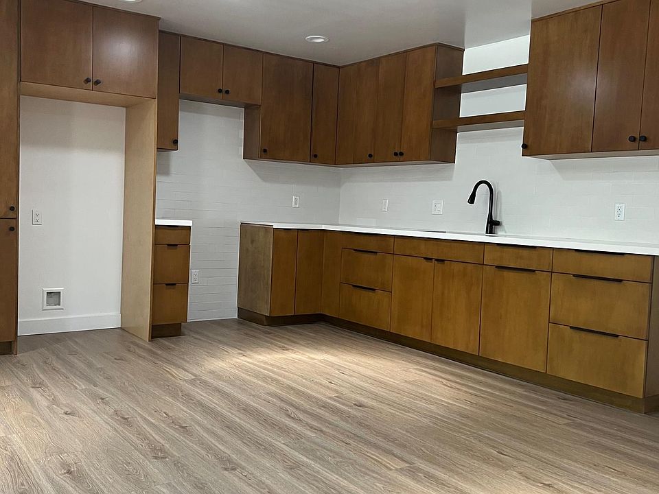 1st image of 6727 State St #1/2