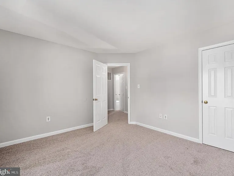 10622 Edinburgh Dr #2 — Photo 2