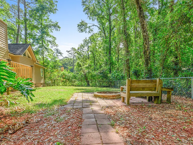 1835 Folkstone Rd — Photo 31