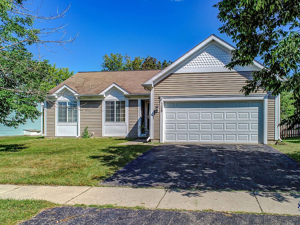 1st image of 158 Oxford Cir