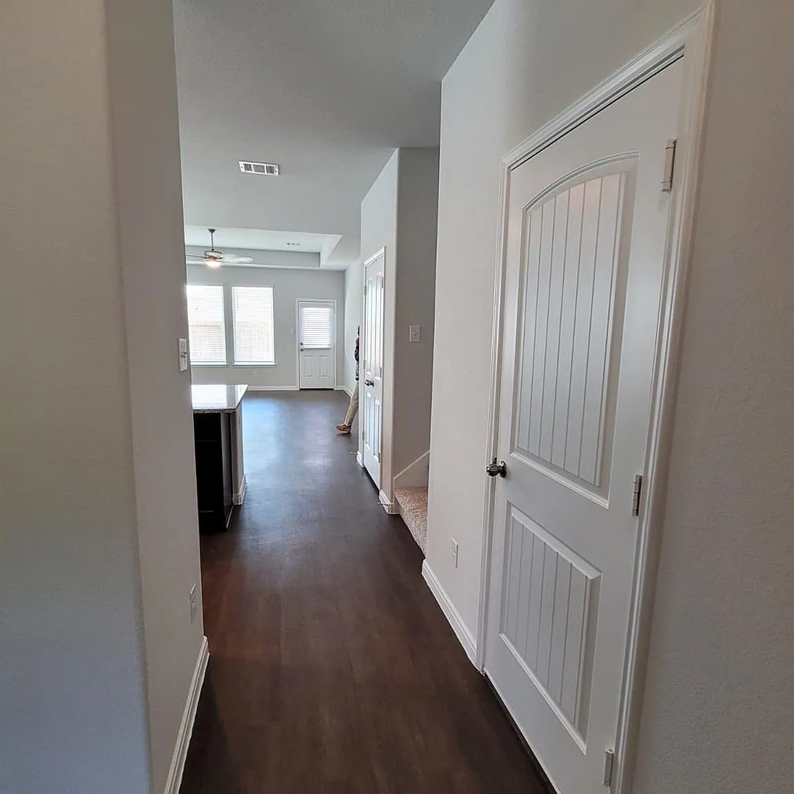 3 bed, 2.5 bath, 2052 sqft, $2,250 — Photo 2