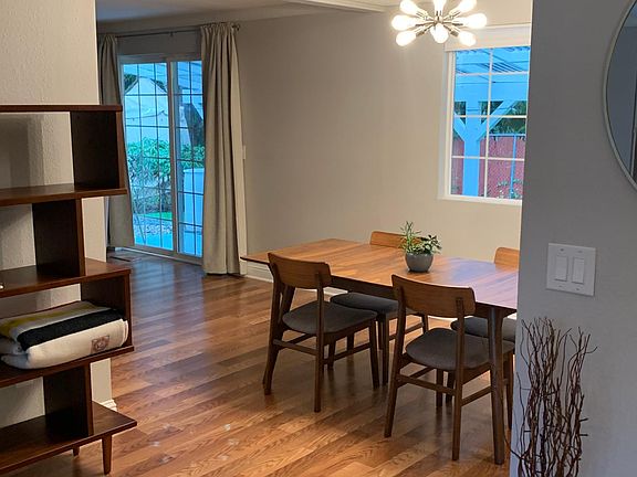 5th image of 7660 University Point Cir NE