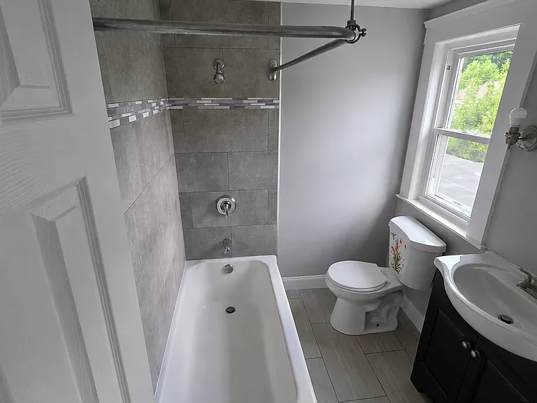 9 Pelham Ave #2 — Photo 4