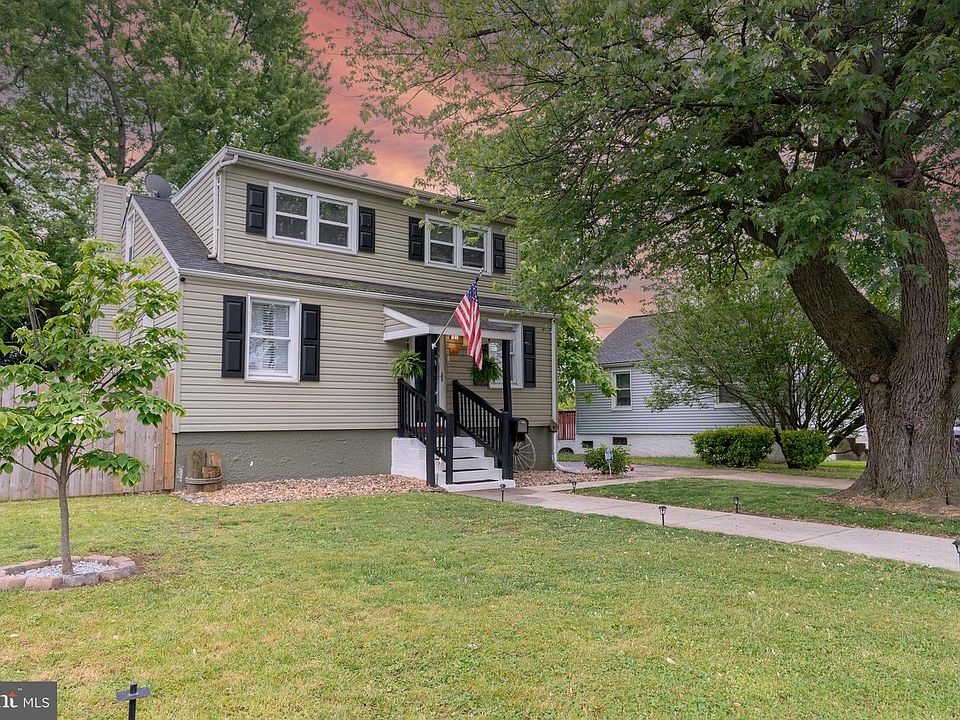 1st image of 220 Pinewood Rd
