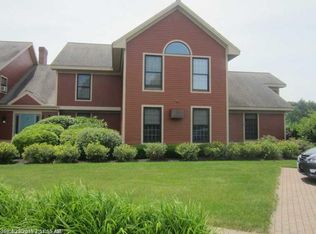 35 Estates Dr APT 2, Manchester, ME 04351