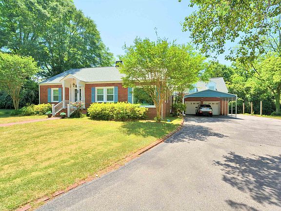 2nd image of 613 Hillcrest Dr
