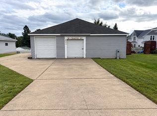 421 W Chapel St, Dodgeville, WI 53533