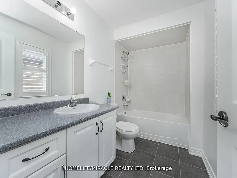 10 Kenora St — Photo 29