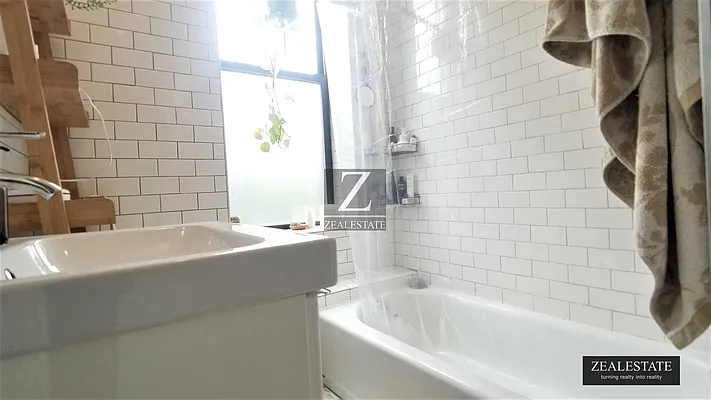 Rented by ZealEstate Group Inc | media 15